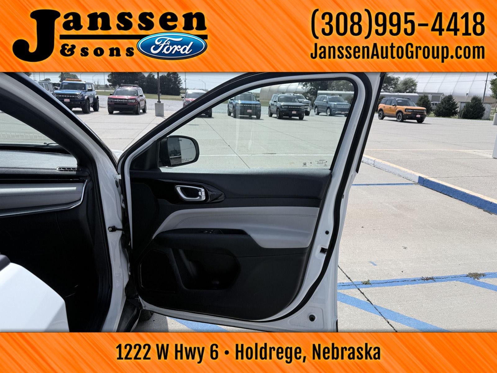 Used 2024 Jeep Compass Limited AWD/4WD image 13