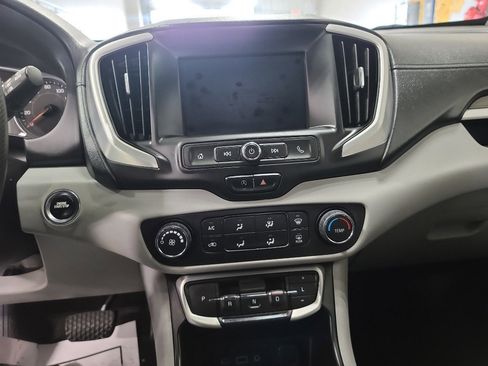 Used 2022 GMC Terrain SLE image 13