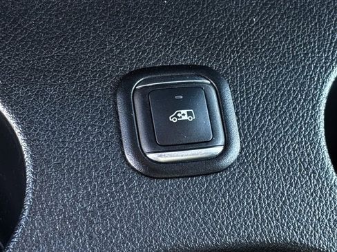 Used 2024 Mercedes-Benz Sprinter 3500 image 22