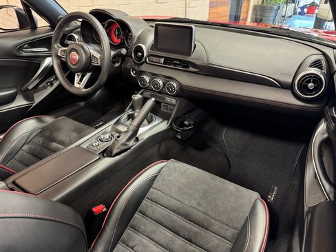 Used 2017 FIAT 124 Spider Abarth image 54
