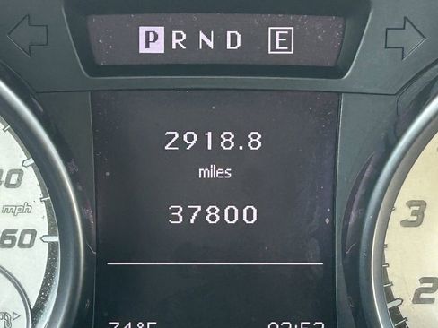 Used 2013 Mercedes-Benz SLK 250 image 23