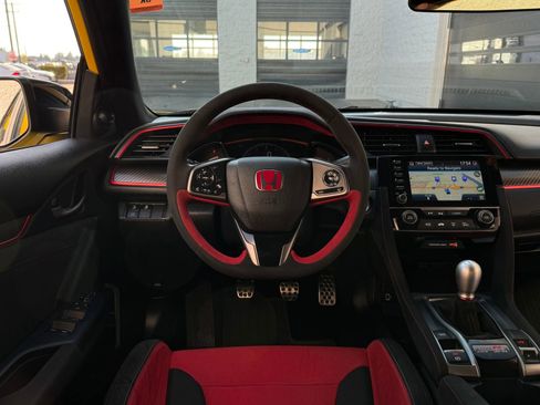 Used 2021 Honda Civic Type R Limited image 15