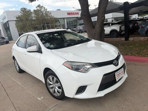 Used 2016 Toyota Corolla LE FWD image 4
