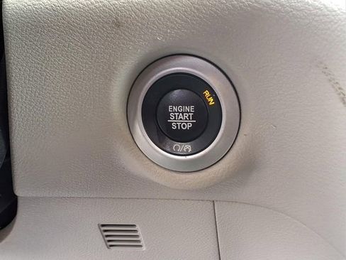 Used 2023 Chrysler Voyager LX FWD image 10