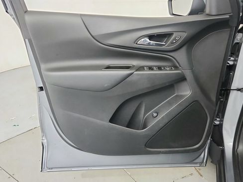 Used 2024 Chevrolet Equinox LT FWD image 16