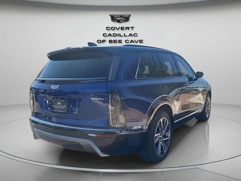 New 2026 Cadillac Vistiq Sport w/ LPO, Floor Liner Package image 9