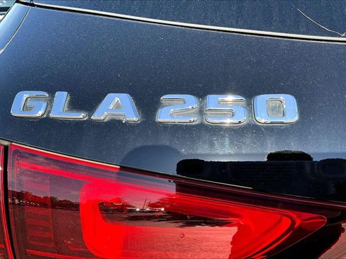 Certified 2023 Mercedes-Benz GLA 250 4MATIC w/ Premium Package image 31
