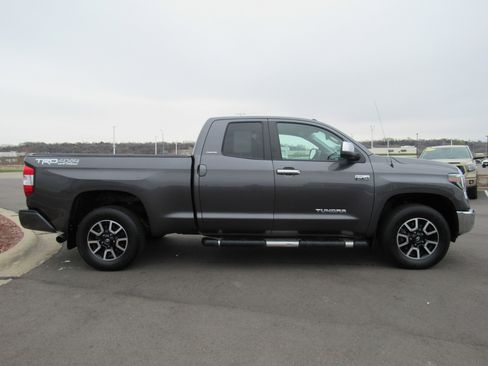 Used 2019 Toyota Tundra Limited w/ Limited Premium Package image 5