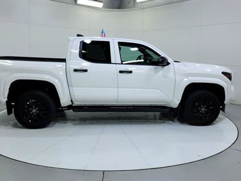 Used 2024 Toyota Tacoma SR RWD image 9