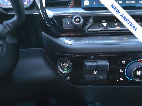 Used 2025 Chevrolet Silverado 2500 High Country w/ Technology Package image 17