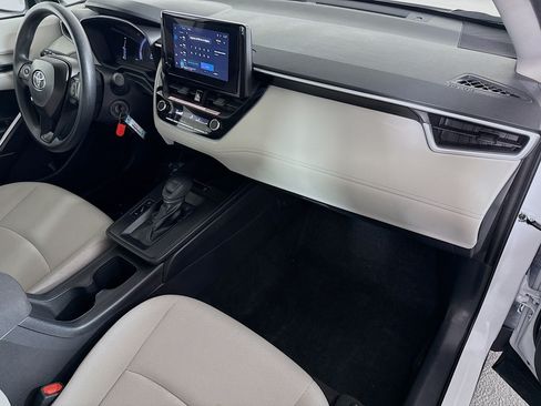 Used 2026 Toyota Corolla Cross L FWD image 29