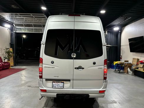 Used 2008 Freightliner Sprinter 3500 image 6