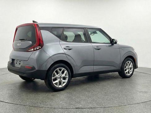 Used 2025 Kia Soul LX w/ LX Technology Package FWD image 9