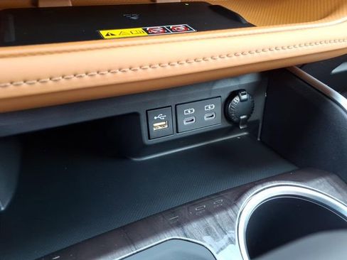 New 2026 Toyota Highlander Platinum image 26