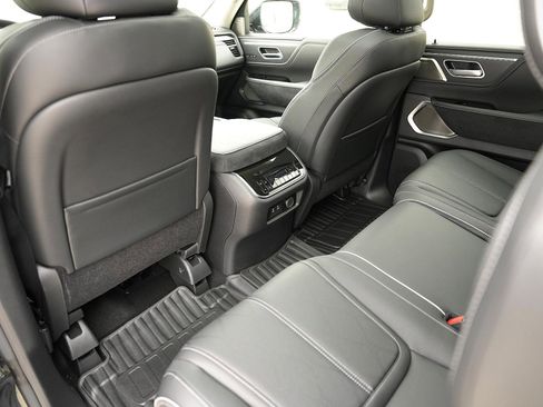 New 2025 INFINITI QX80 Sensory image 31