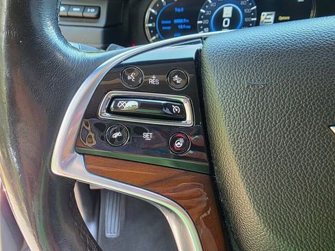 Used 2018 Cadillac Escalade Luxury AWD/4WD image 22