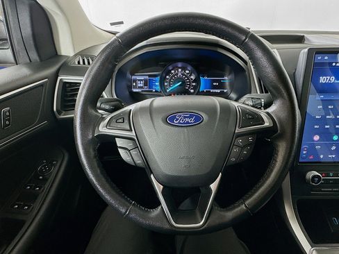 Used 2022 Ford Edge SEL image 11