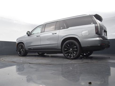 New 2026 Cadillac Escalade ESV Platinum Sport w/ LPO, ONYX Package AWD/4WD image 53