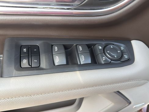 Used 2023 GMC Yukon SLT w/ SLT Premium Package AWD/4WD image 20