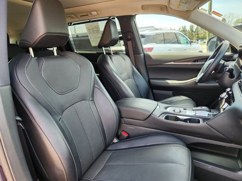 Used 2023 INFINITI QX60 Sensory w/ Cargo Package AWD/4WD image 17