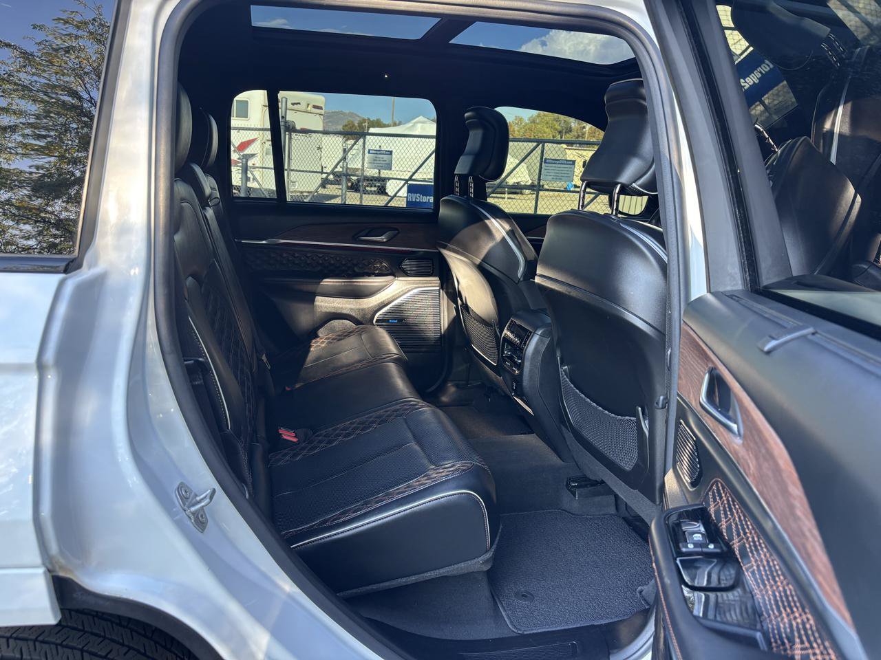 Used 2022 Jeep Grand Cherokee Summit w/ MOPAR Finishing Package AWD/4WD image 11