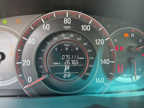 Used 2016 Honda Accord EX image 11