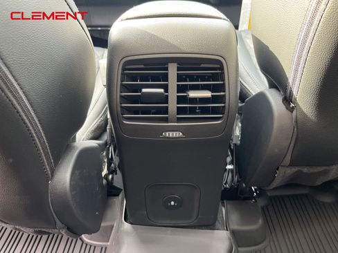 New 2024 Ford Escape SE w/ PHEV Premium Package image 40