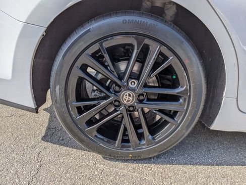Used 2025 Toyota Camry SE FWD image 11