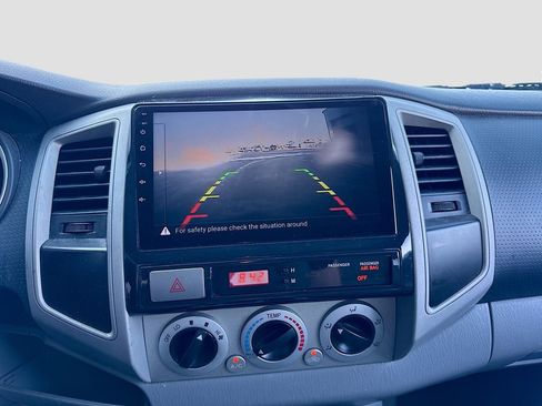 Used 2011 Toyota Tacoma PreRunner w/ TRD Sport Pkg image 12