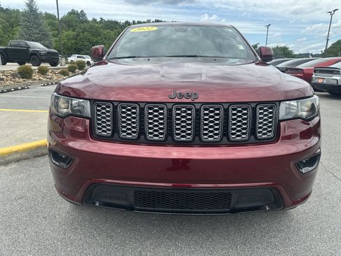 Used 2022 Jeep Grand Cherokee Laredo X AWD/4WD image 3