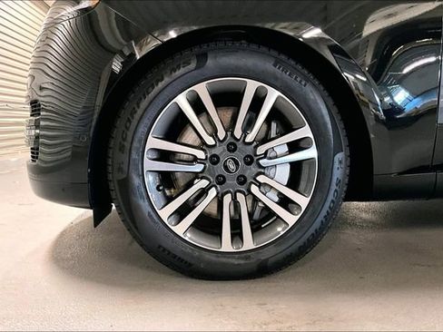 New 2025 Land Rover Range Rover SE image 10