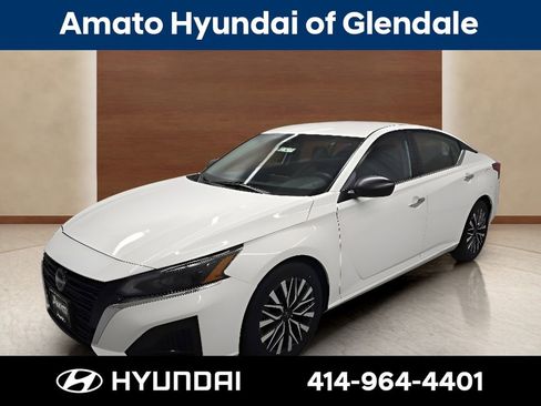 Used 2025 Nissan Altima 2.5 SV FWD image 1