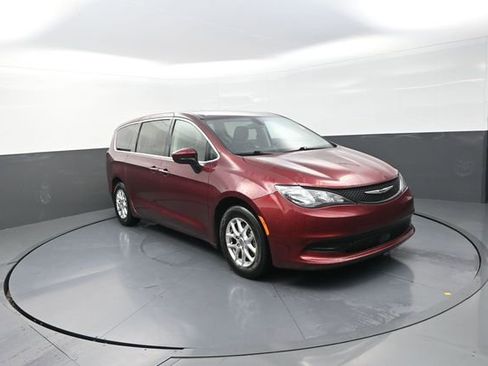 Used 2022 Chrysler Voyager LX FWD image 62