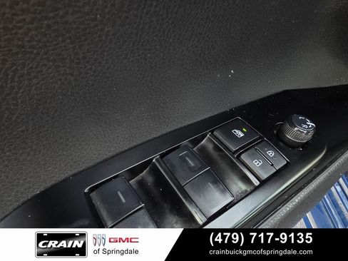 Used 2025 Toyota Camry SE FWD image 11