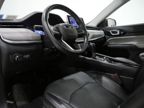 Used 2022 Jeep Compass Limited w/ Sun and Sound Group AWD/4WD image 12