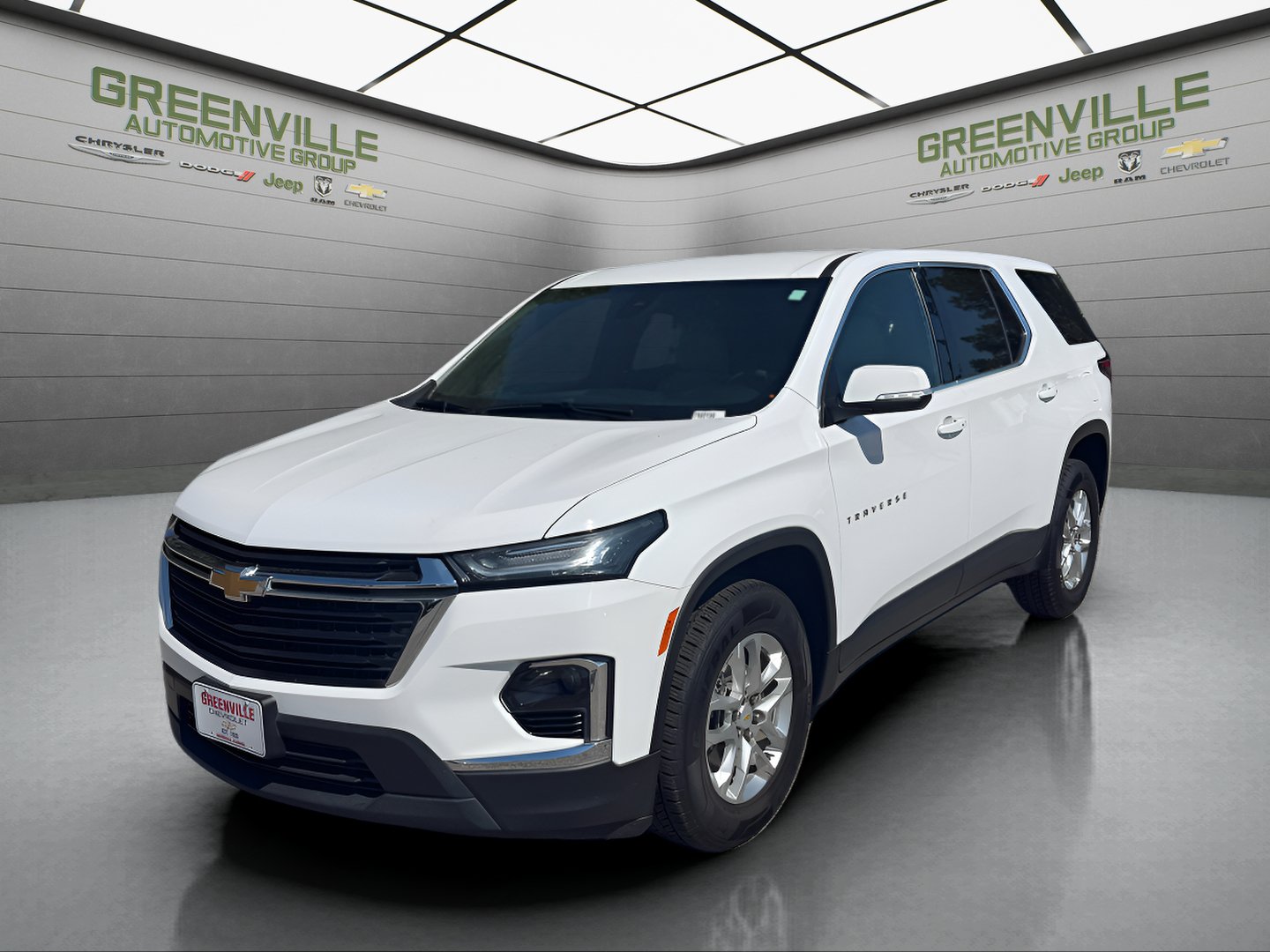 Used 2022 Chevrolet Traverse LS FWD image 1