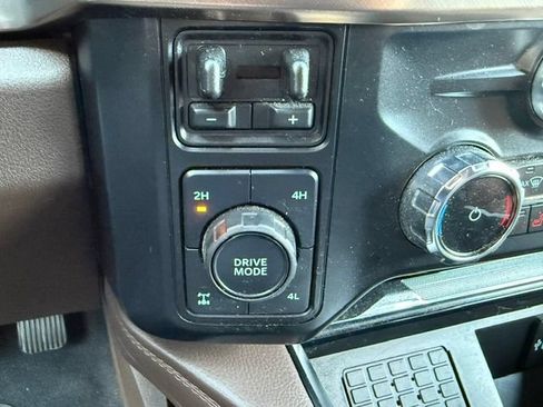 Certified 2024 Ford F350 King Ranch w/ FX4 Off-Road Package AWD/4WD image 17