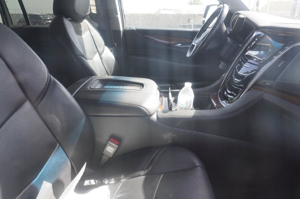 Used 2019 Cadillac Escalade ESV Luxury AWD/4WD image 8