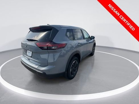Certified 2026 Nissan Rogue SV AWD/4WD image 8