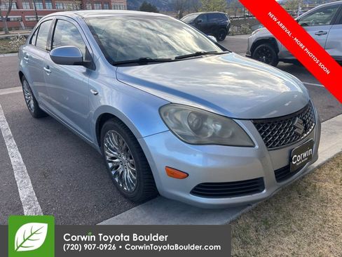 Used 2011 Suzuki Kizashi SE image 1