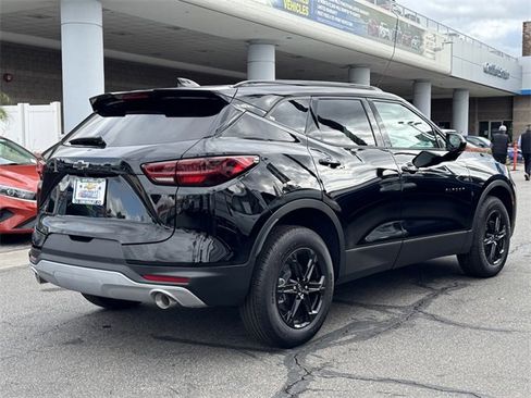 New 2025 Chevrolet Blazer LT w/ Convenience Package image 5