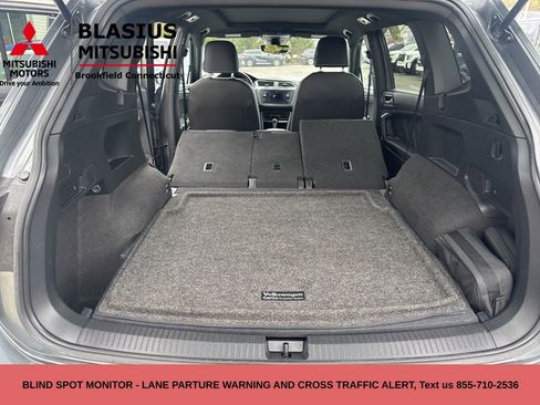 Used 2023 Volkswagen Tiguan SE R-Line AWD/4WD image 17