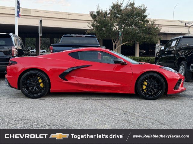 Used 2025 Chevrolet Corvette Stingray Coupe w/ 1LT RWD image 3