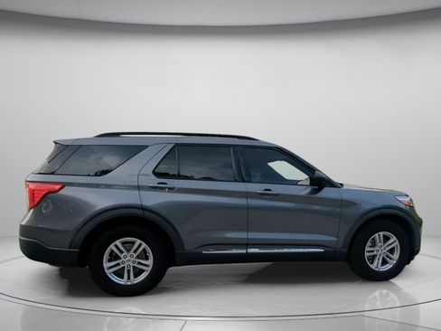 Certified 2021 Ford Explorer XLT RWD image 31
