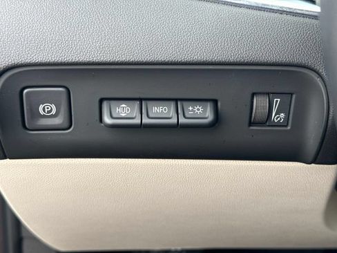 Used 2023 Buick Enclave Avenir w/ Avenir Technology Package FWD image 26