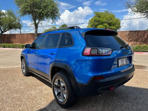 Used 2019 Jeep Cherokee Trailhawk AWD/4WD image 7