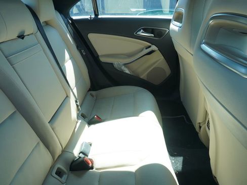 Used 2019 Mercedes-Benz CLA 250 image 8