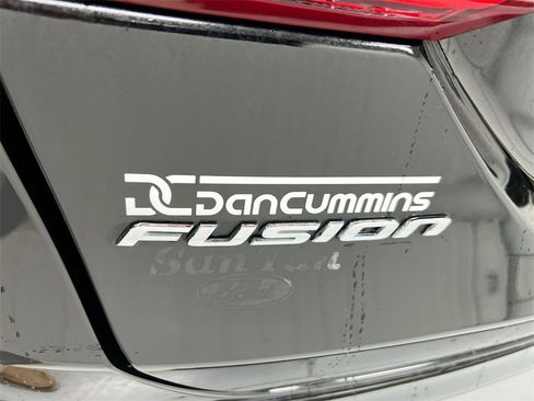 Used 2017 Ford Fusion SE w/ Fusion SE Technology Package image 25