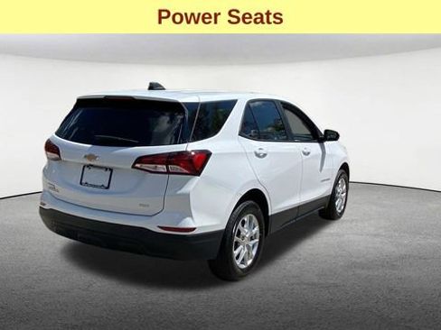 Used 2023 Chevrolet Equinox LS w/ LS Convenience Package AWD/4WD image 9