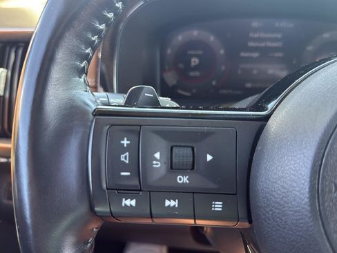 Used 2022 Nissan Pathfinder Platinum w/ Cargo Package AWD/4WD image 40